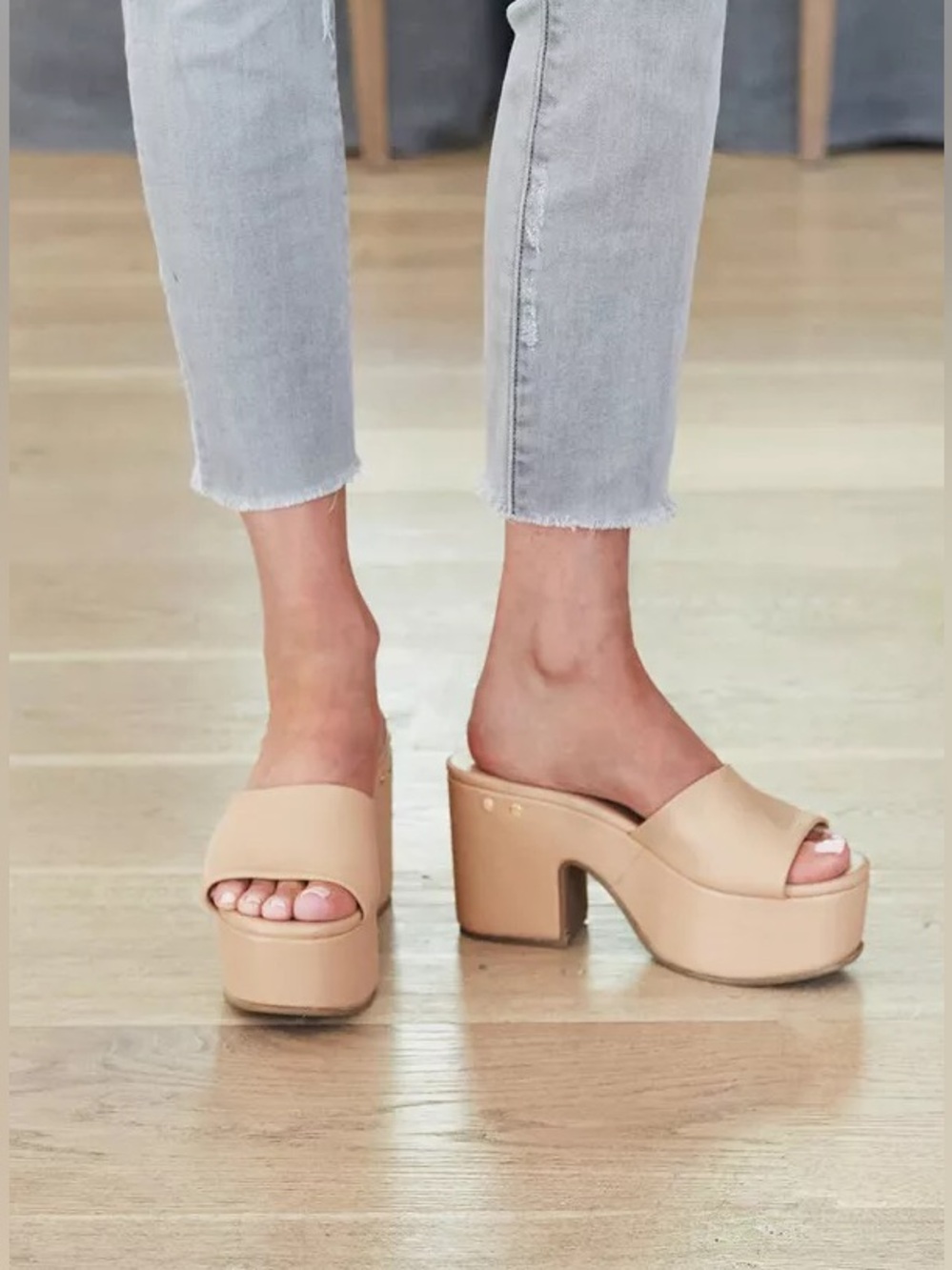 Beek Ibis Platform Sandals Size 9 NEW